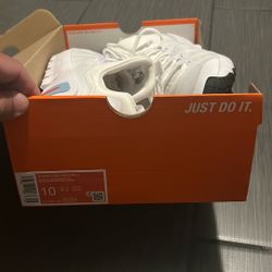  Nike