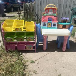 Kid’s Toy play set,including toy cubbies, 2 chairs and table