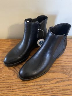 NWT Woman’s Baretraps Daytona Leather Ankle Boots Size 6M