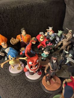 Disney infinity figures