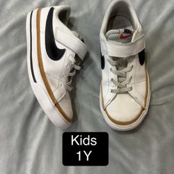 Kids 1Y Nike Court Legacy Shoes 