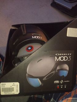 Oakley mod 3 helmet size small black (new)