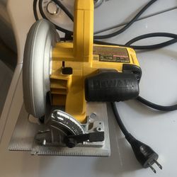 Dewalt Saw