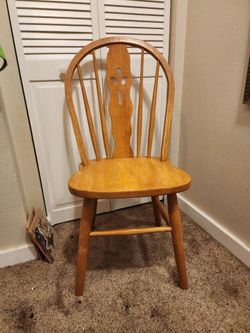 Wood Windsor Dining Chair