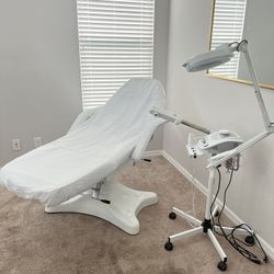 Hydraulic massage chair/bed