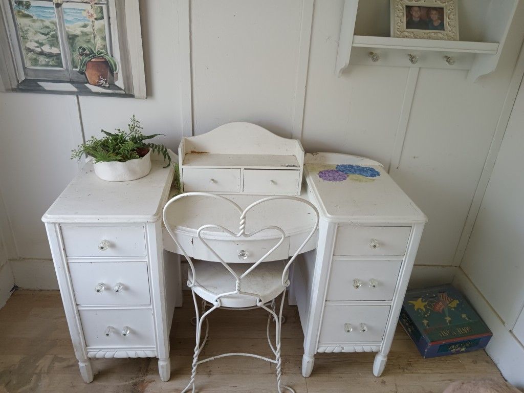 Desk And Chair