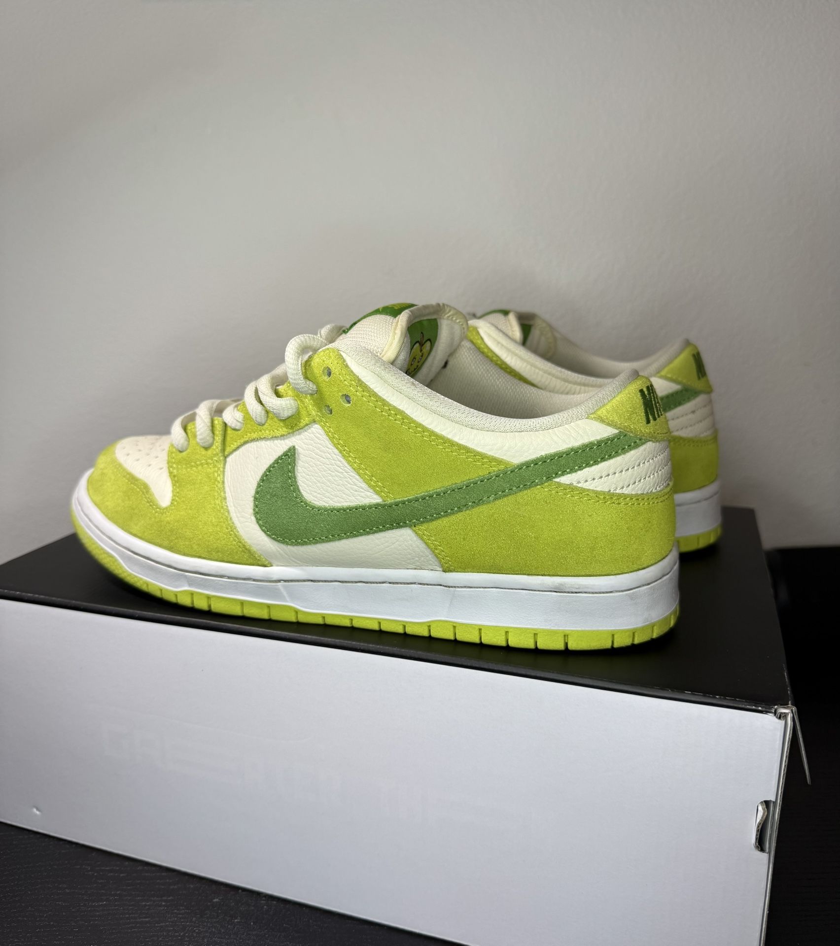 Nike SB Dunk Low “Green Apple” (Size 9.5)