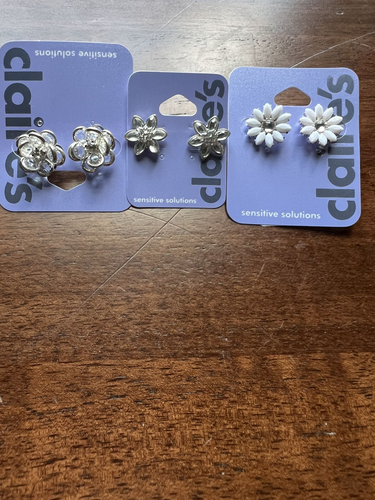 New Three Pair Of Flower Earrings. 