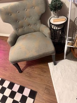 Tufted Wingback Accent Chair
