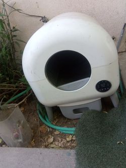 Electric catbox