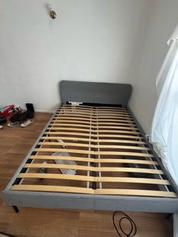 IKEA bed fame - SLATTUM queen