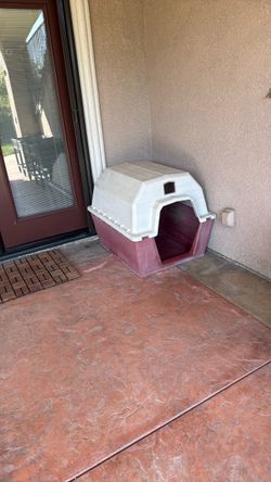 Plastic Outdoor Dog House