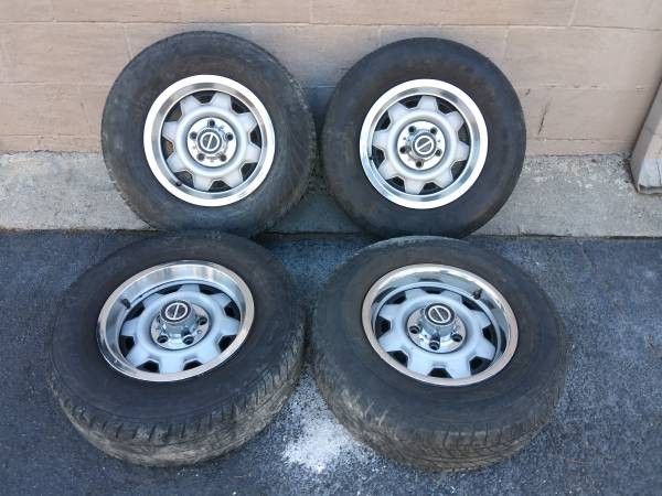 Ford Ranger rims and caps, 14 inch steel wheels 5 on 4.5 lugs fit cars
