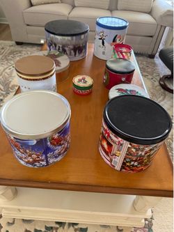 10 decorative tins with lids