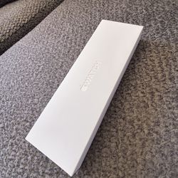 Apple Series 11 Watch (42mm Rose Gold)