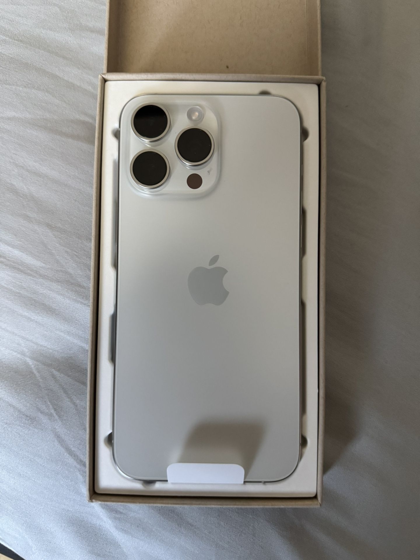 iPhone 15 Pro Max 512GB Unlocked White - BRAND NEW SEALED.