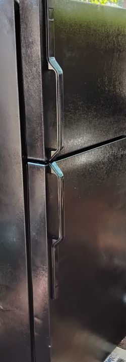 Can Bring &Hook Up For An Extra 2️⃣5️⃣ Nice & Clean Kenmore Top-Freezer Refrigerator