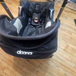 Doona Stooler Fold Up To And  Out To Car Seat  Used 185  As New Going For 500