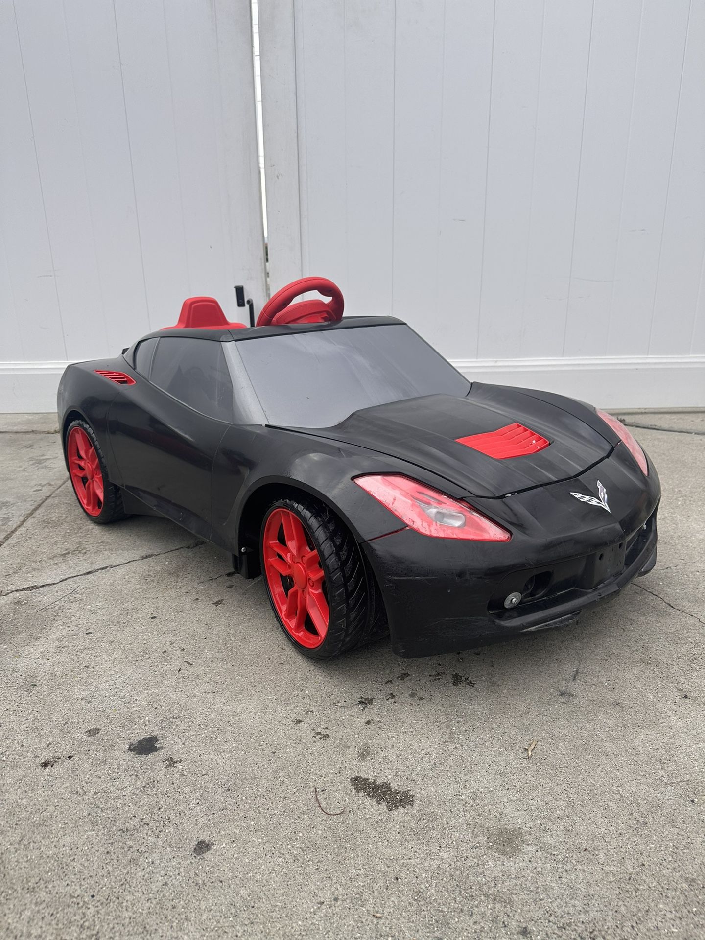 Power Wheels Corvette C7 12-Volt Ride-in Car Toy