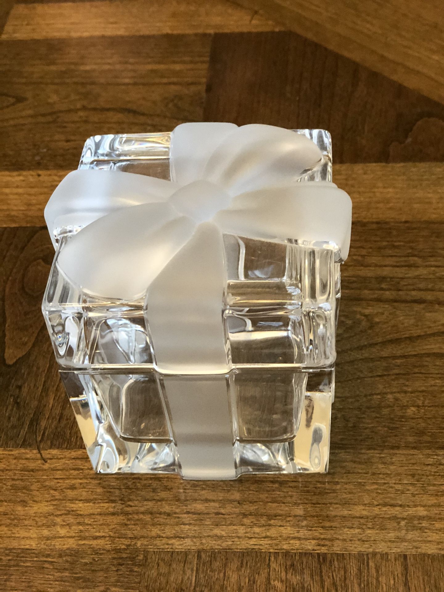 Tiffany crystal present box