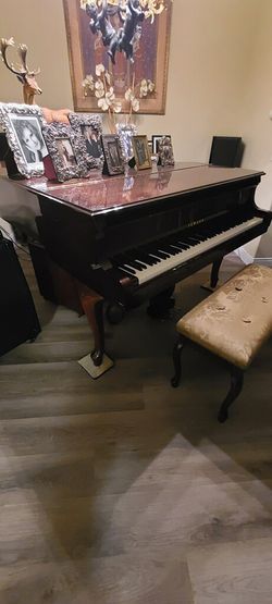 Disklavier Baby Grand Piano Model Number DG2R 