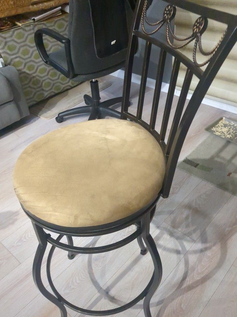 PR Of 2 Hillsdale Counter Chairs (Full Swing)