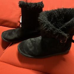 Black Fussy Boots Size 6