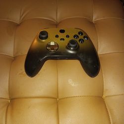 XBOX WIRELESS CONTROLLER