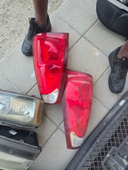 Chevrolet avalanche tail lights