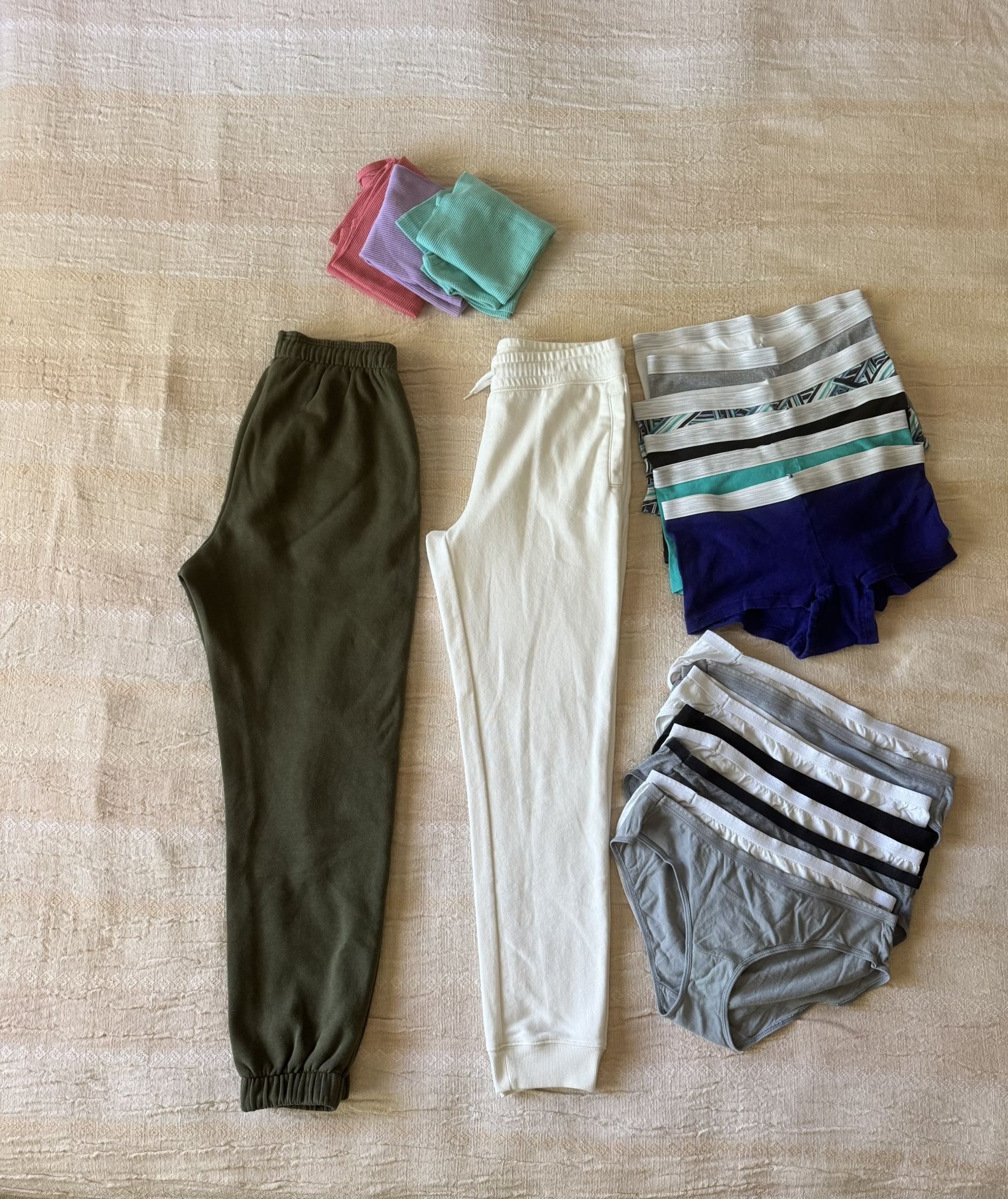 Women’s DSG Fleece and Old Navy Joggers With Tank Tops , Size XS