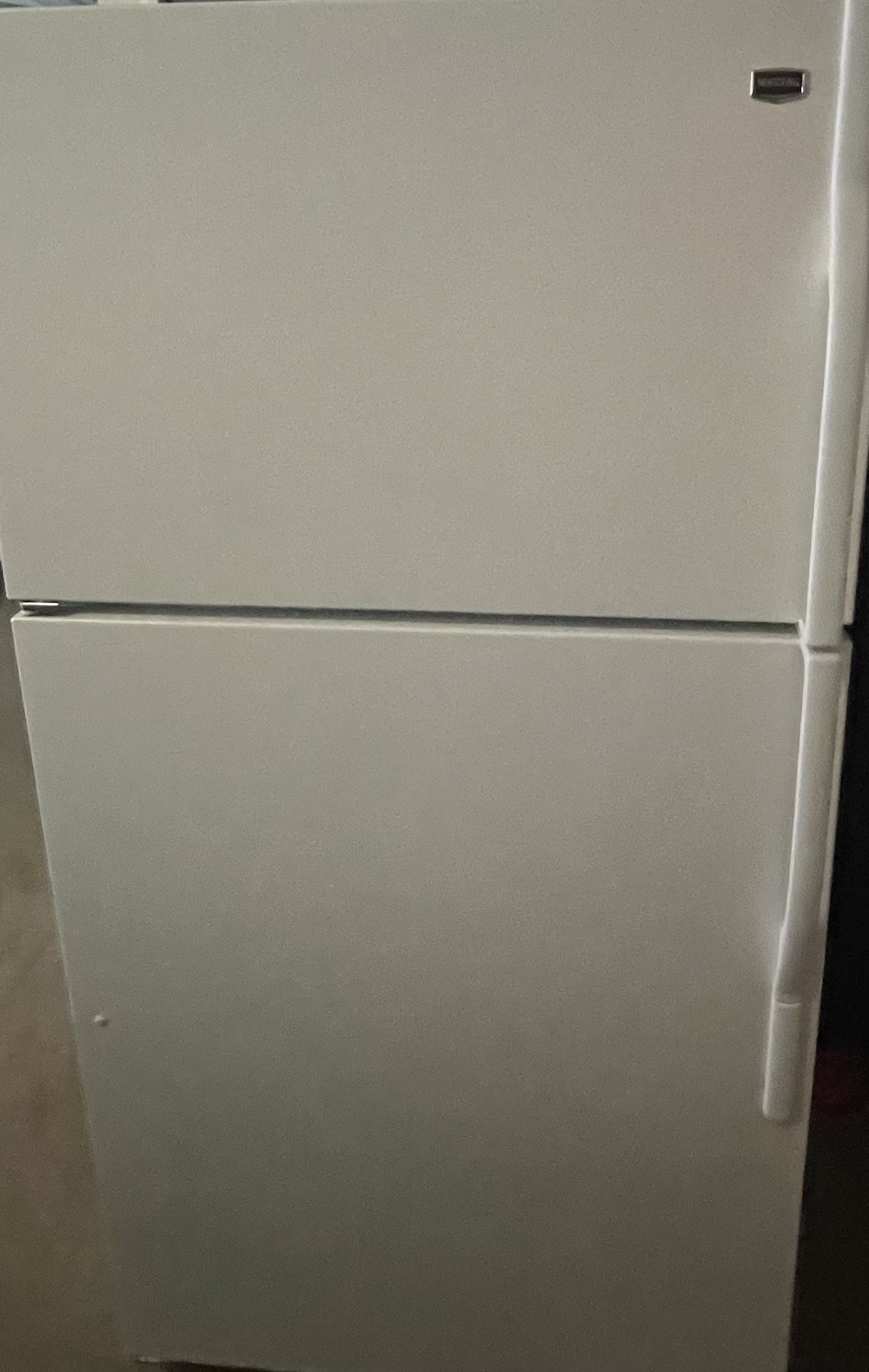  Maytag Refrigerator With Ice maker 