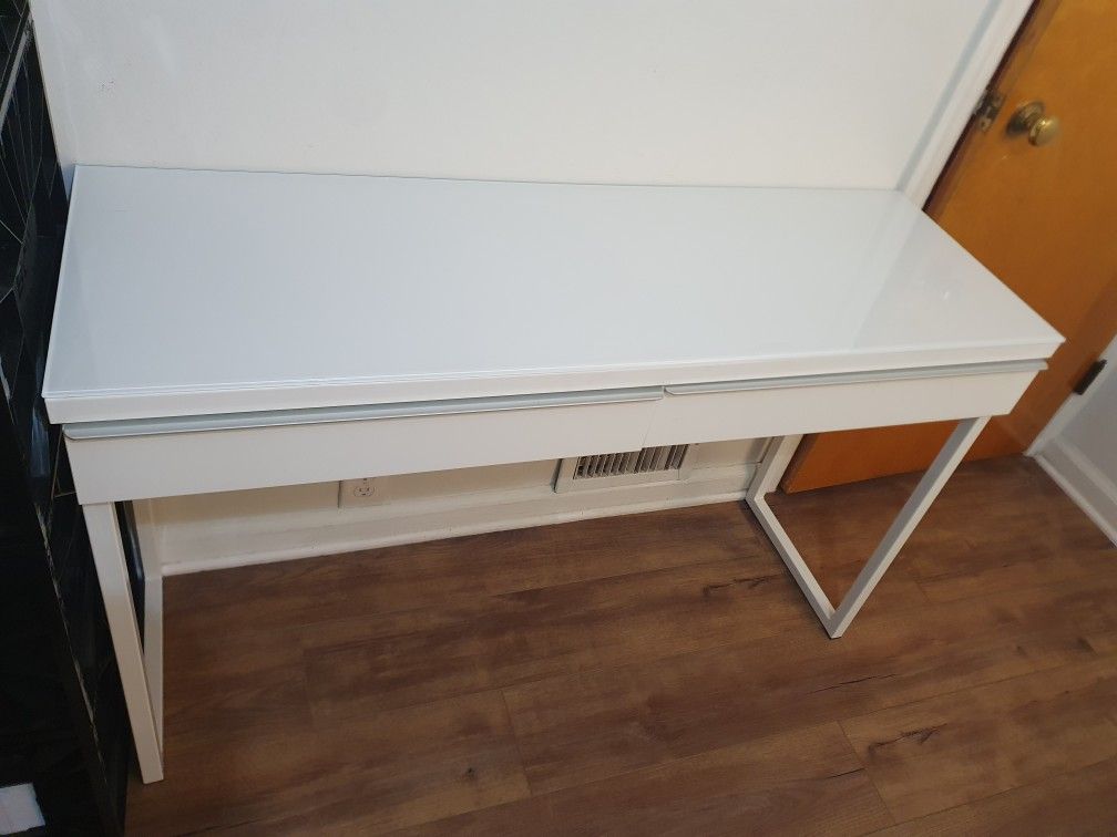 ✨ Glass-Top 2-Drawer Desk – Great Condition! ✨