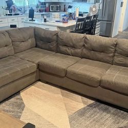 Sectional Couch 