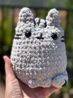 Pusheen Sitting Cat 🐈‍⬛ handmade 🧶 crochet 🧶 plushie