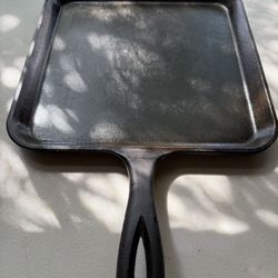 Lodge 11in Cast Iron Square Griddle