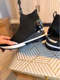 Michael Kors Skyler Black Stretch Knit Sock Booties – Size 8.5 – Worn ONCE, LIKE NEW! 💎
