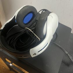 ps4 slim (no controller w headset)