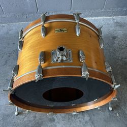 Drums - Yamaha 8000 Tour Custom Bass Drum  22x16