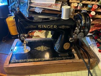 Vintage singer 99 Sewing Machine serial number EF128232