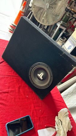 JL audio 8” Truck Sub Box
