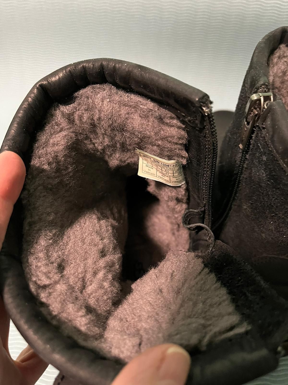 UGG men display picture 1