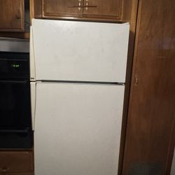 Amana Refrigerator 