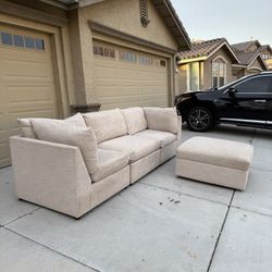 Super Nice Tan Couch! 🧨Free Delivery To Reno/Sparks