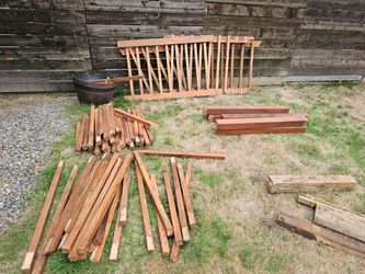 Pending Pick-Up FREE Scrap Wood & Lumber Mix – Decking, Balusters, Pallets, Posts, Swing beam and 2 swings