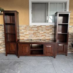 Dresser Entertainment Tv Console Set