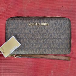 NEW!! MICHAEL KORS Large zip around tech wallet