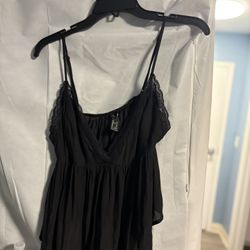 FOREVER 21 Black Lace Trim V-Neck Spaghetti Strap Camisole Tank Sleeveless M