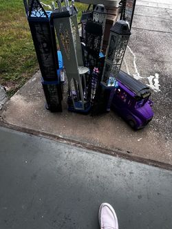 Monster high school and bus