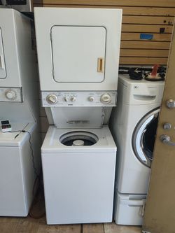 Kenmore electric stackable washer dryer  In Excellent Working Condition
