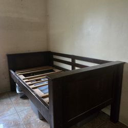 ☆FREE☆ ☆FREE☆ Twin Bed Frame 